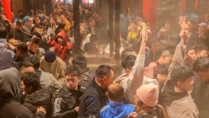 廟方提醒，春節期間參拜人潮眾多，建議信眾耐心等候，並遵守現場秩序，避免推擠。