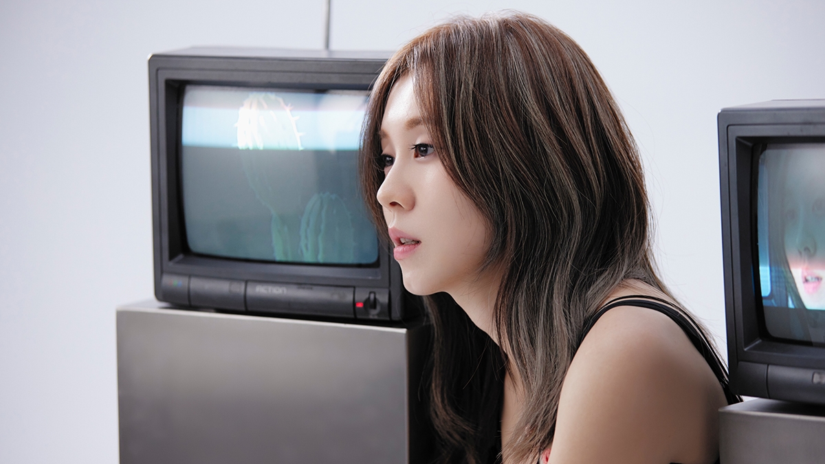 復古電視機呈現白安內心情感與記憶變化 更勇敢邁向新的自己