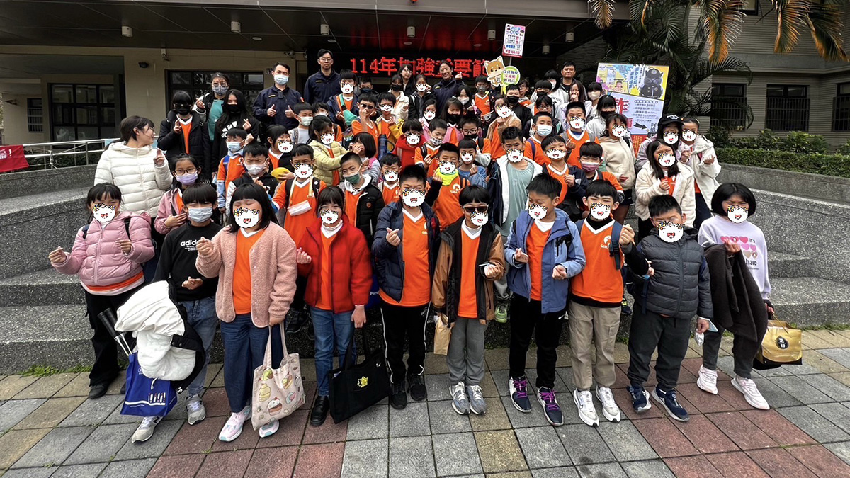 寒假期間，草屯鎮私立長頸鹿美語草屯分校於4日舉辦「小小警察體驗日」活動