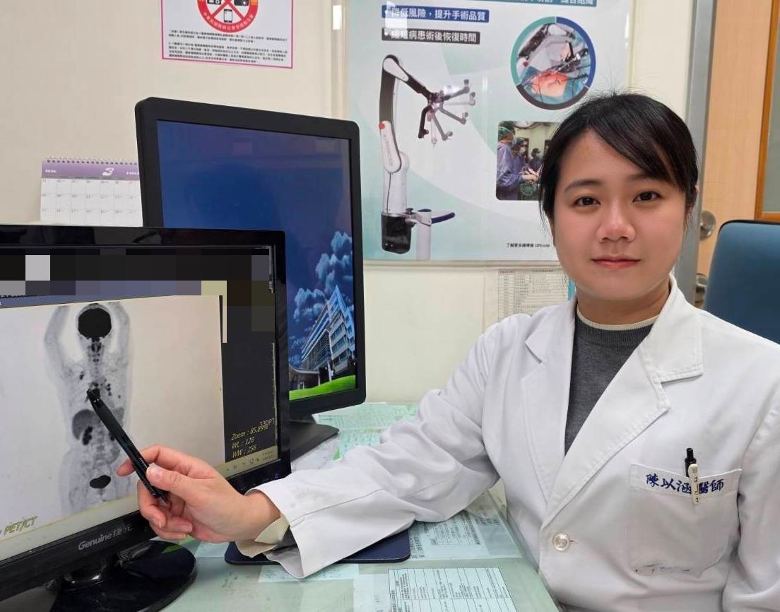 陳以涵醫師表示，新型乳癌藥物ADC像是有導航系統的飛彈，可以精準打擊癌細胞。